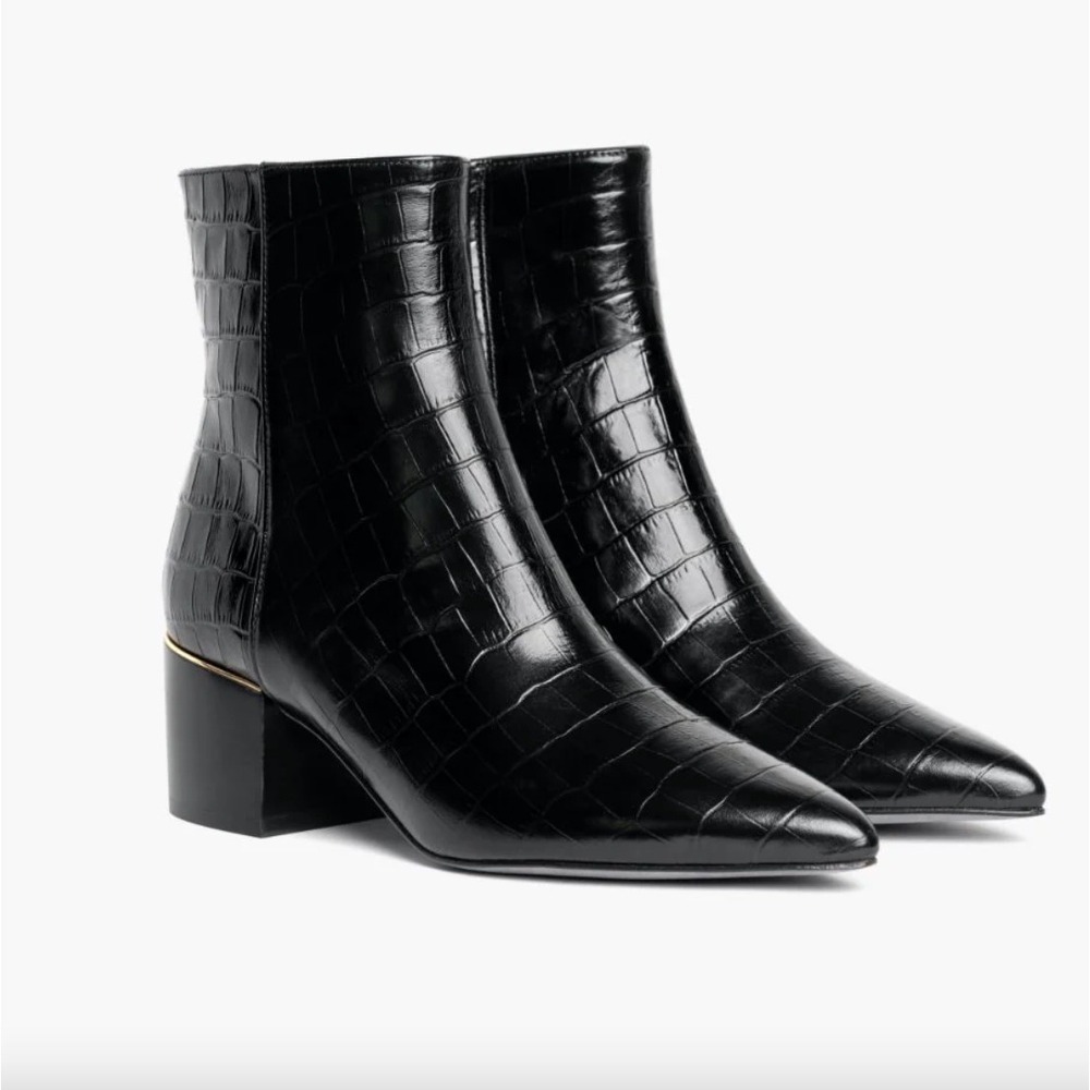 Thursday Boot Co Luna Black Croc Leather Ankle Boots Size 6 EUC